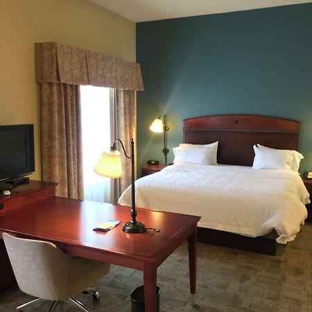 Hampton Inn & Suites Bloomington-Нормъл Екстериор снимка