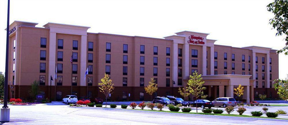 Hampton Inn & Suites Bloomington-Нормъл Екстериор снимка