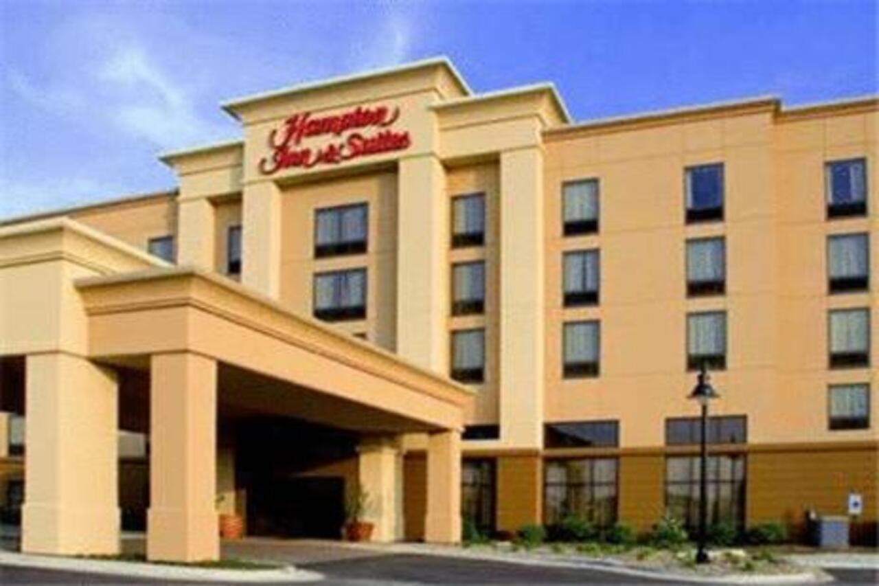 Hampton Inn & Suites Bloomington-Нормъл Екстериор снимка
