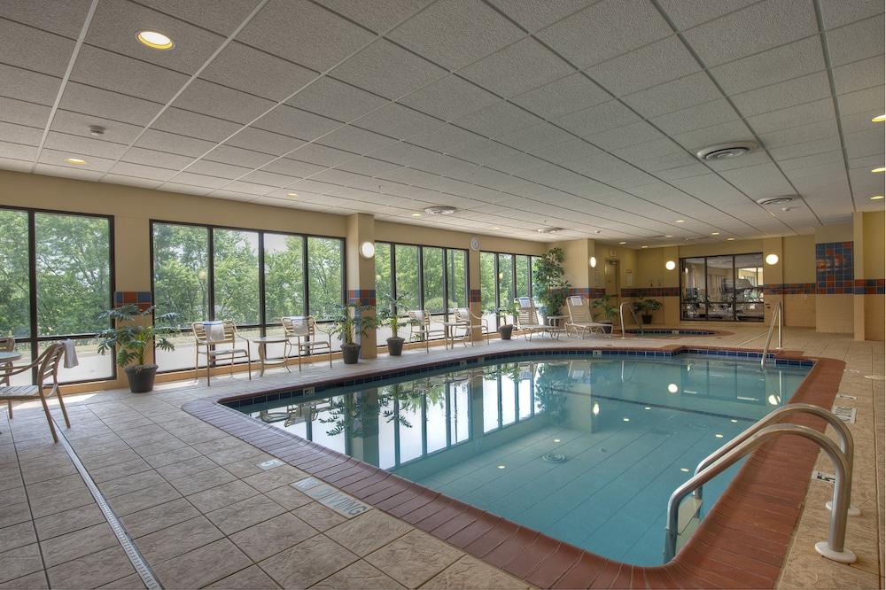 Hampton Inn & Suites Bloomington-Нормъл Екстериор снимка