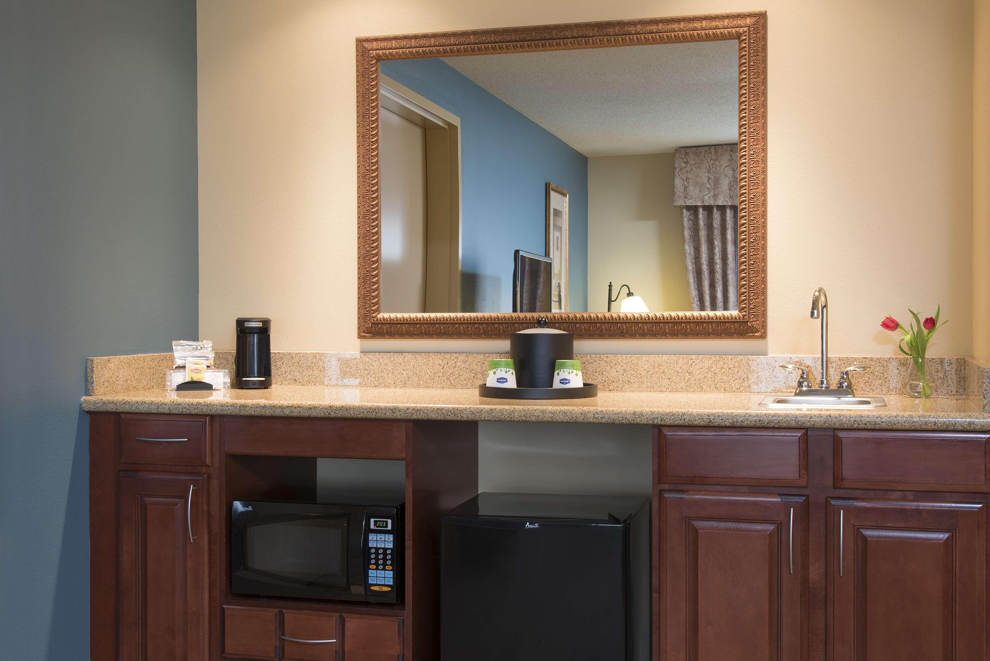 Hampton Inn & Suites Bloomington-Нормъл Екстериор снимка