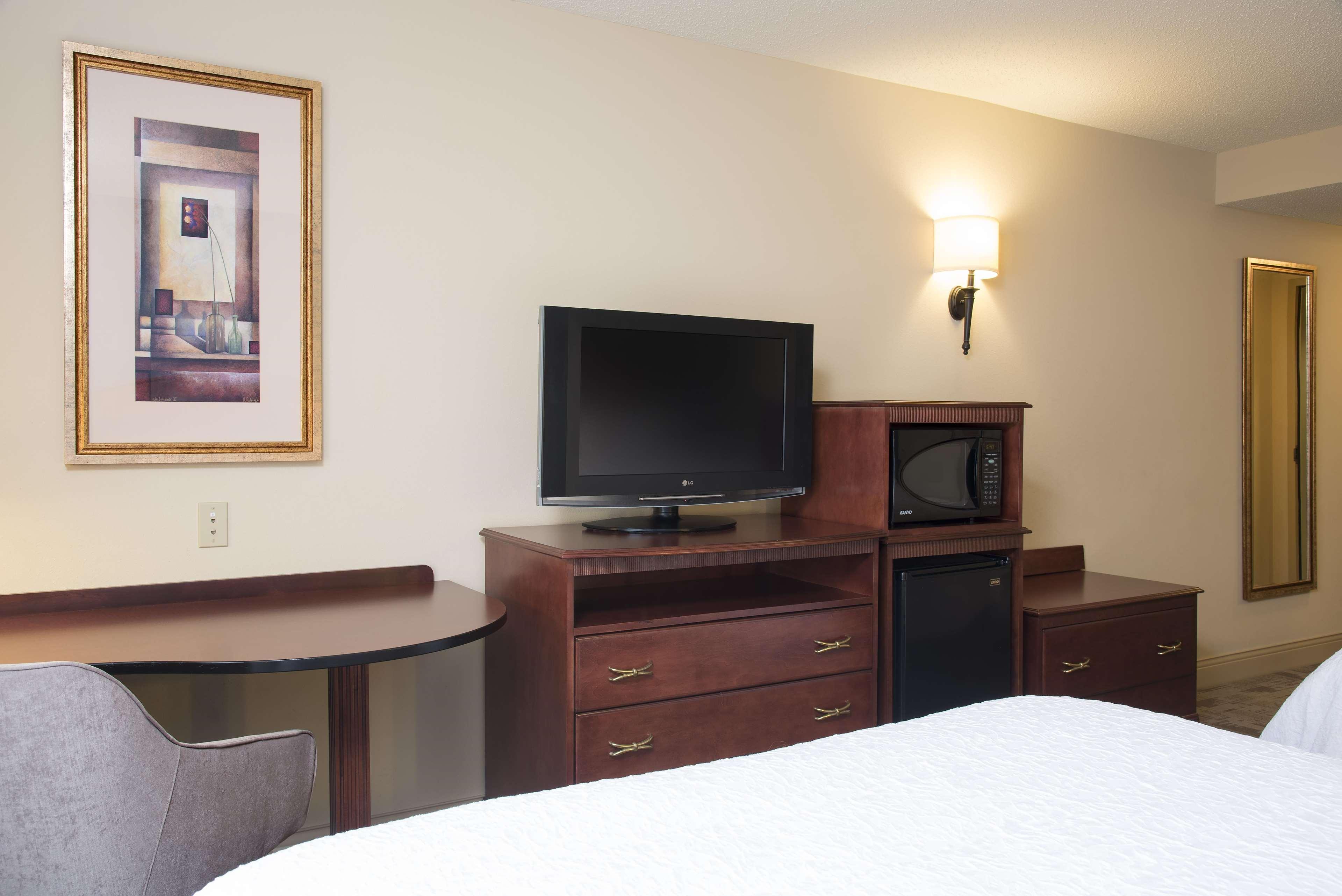 Hampton Inn & Suites Bloomington-Нормъл Екстериор снимка