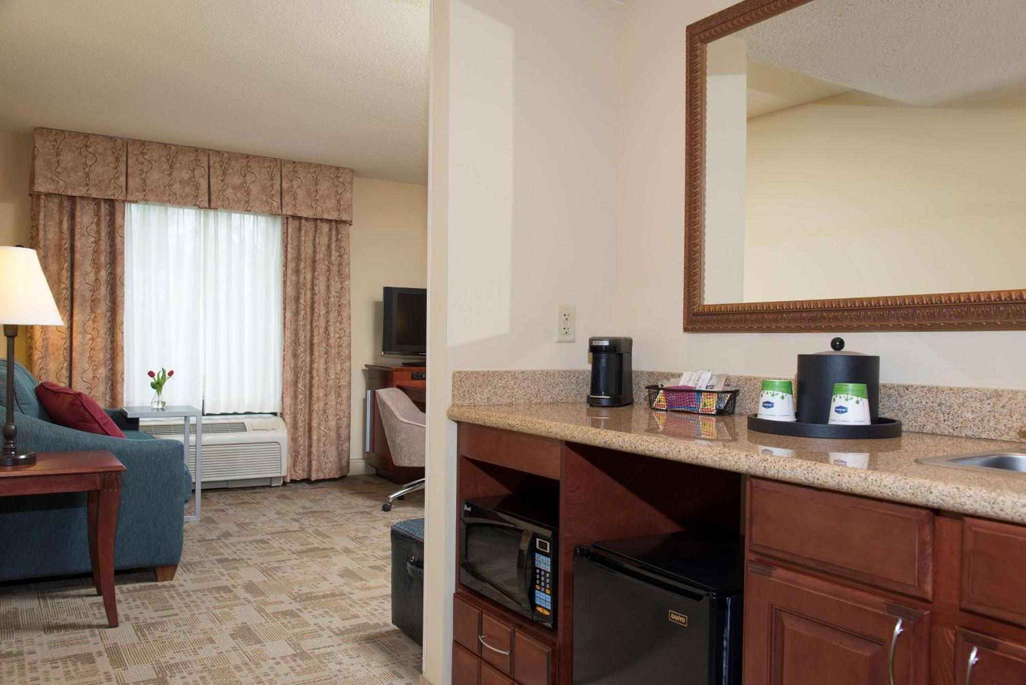 Hampton Inn & Suites Bloomington-Нормъл Екстериор снимка
