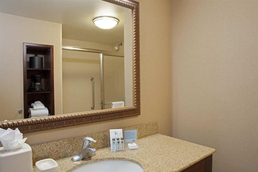 Hampton Inn & Suites Bloomington-Нормъл Стая снимка
